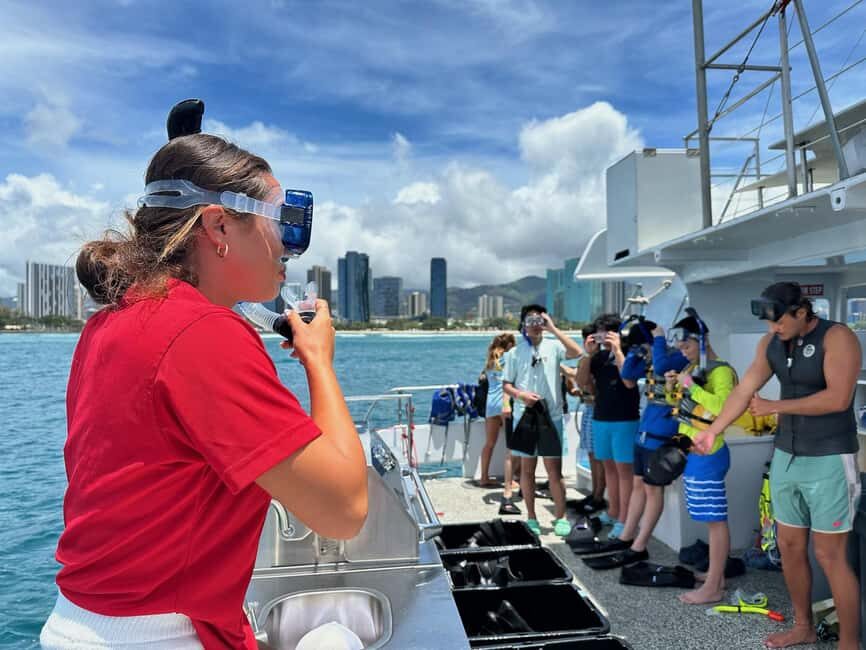 Waikiki Turtle Snorkel Adventure - Underwater viewing room: your pre-snorkel “preview screen”